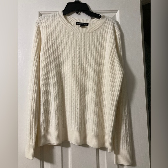 Warm sweater, like new! - Picture 1 of 3